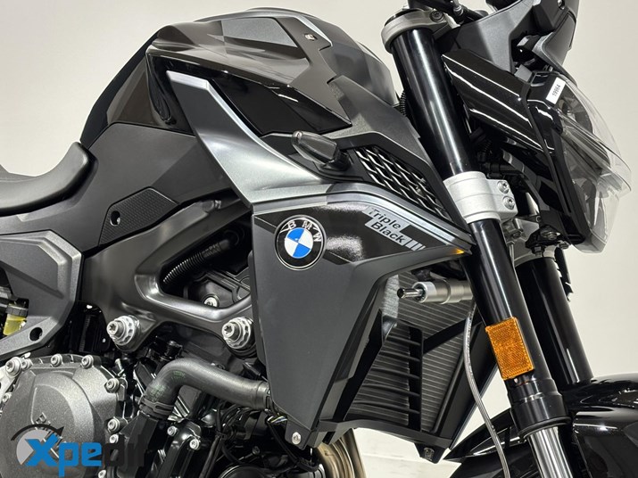 BMW F 900 R BMW F 900 R